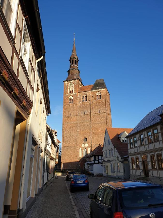 Ferienwohnung Am Rathaus Tangermünde Esterno foto